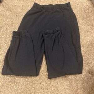 Hollister Black Sweatpants with Elastic Waistband and Relaxed Fit